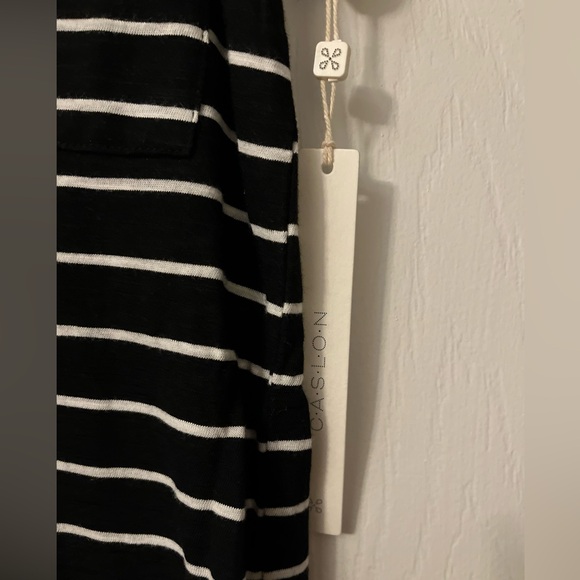 Caslon Black White Julia Stripe Rounded V-Neck T-Shirt NWT Size XS - Picture 4 of 6